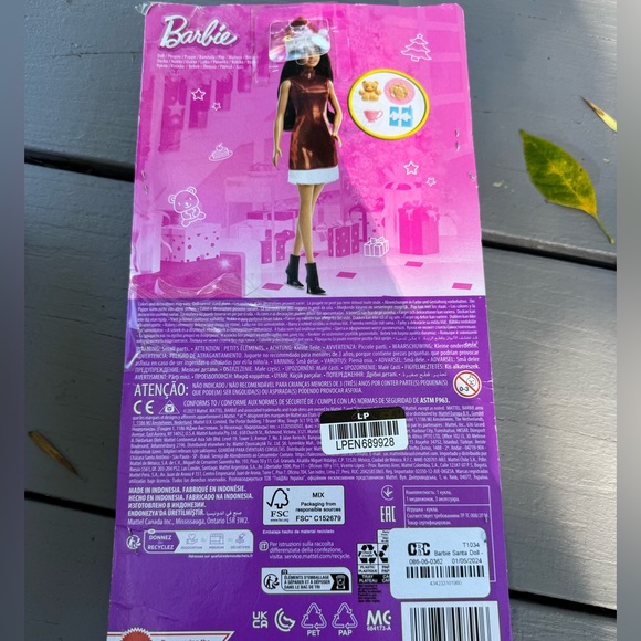 Barbie Mattel doll 2022 Christmas holiday red dress new accessories in the box - Picture 4 of 7